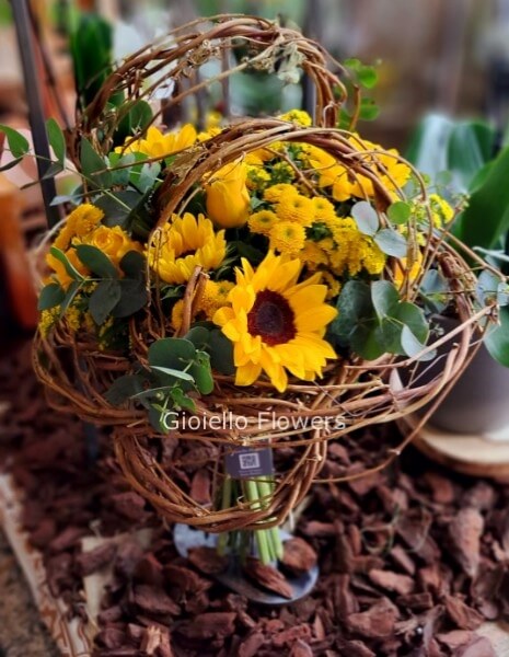 Bouquet di girasoli con struttura