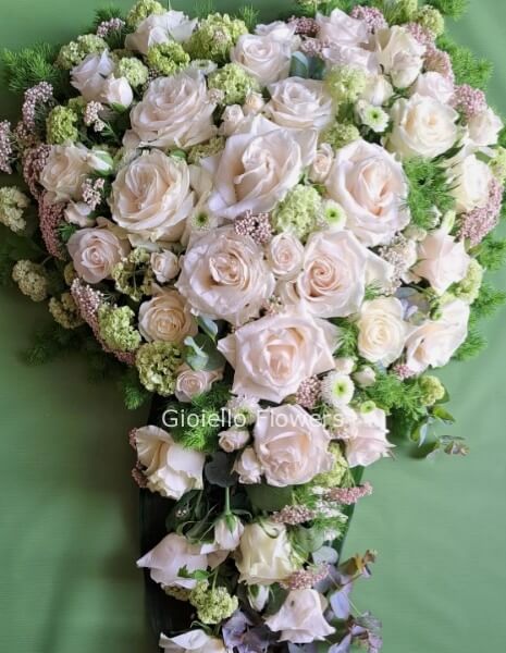 Cuore di rose bianche