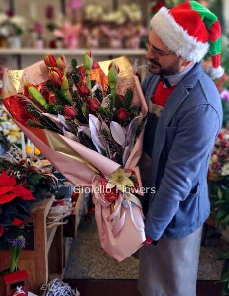 Mazzo di fiori natalizio