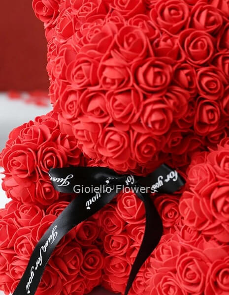 Teddy con rose in lattice