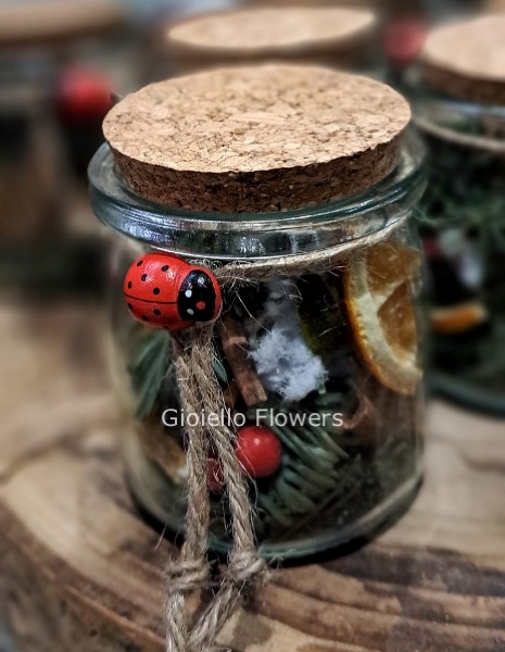 Scegli il numero di barattoli da regalare Minimo 5 (identificati dal sito come