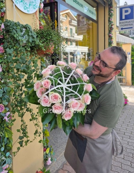 Bouquet spider con struttura Toni del rosso